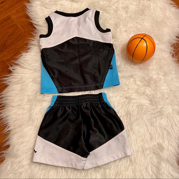 Baby Boys Jordan 2pc Short Set - Picture 2 of 3